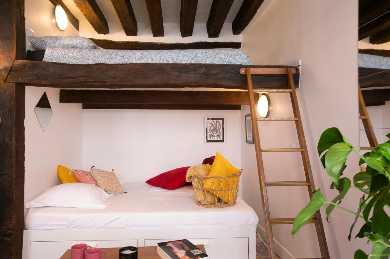 Authentic In Center Of Parisian Marais Appartement *